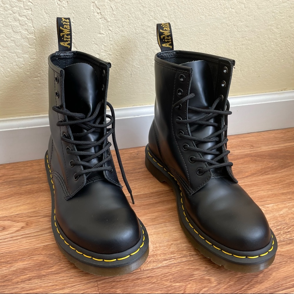 Dr. Martens Women’s 1460 black size 8. Excellent condition, only worn one time!